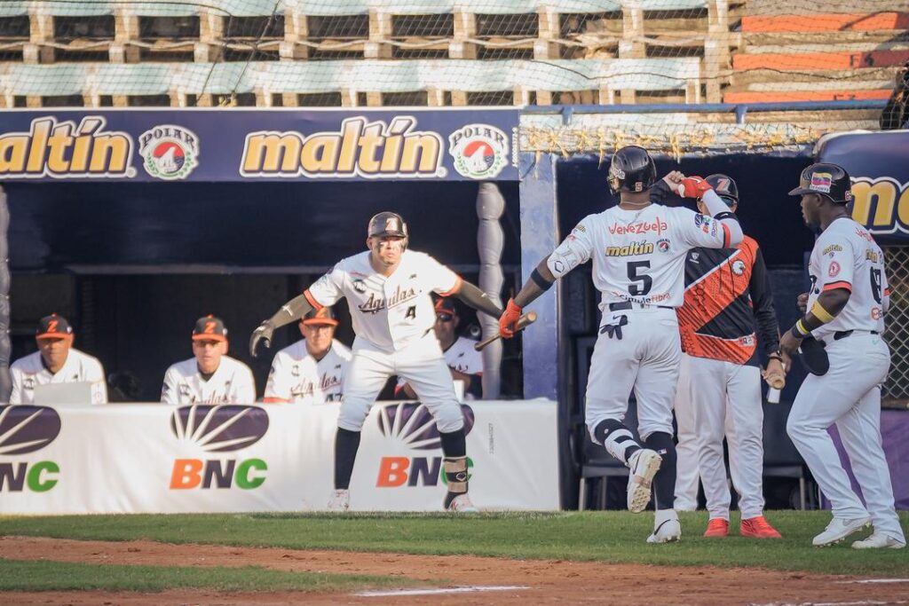 Águilas del Zulia y Caribes dividieron en doble jornada en el estadio Luis Aparicio “El Grande” de Maracaibo.