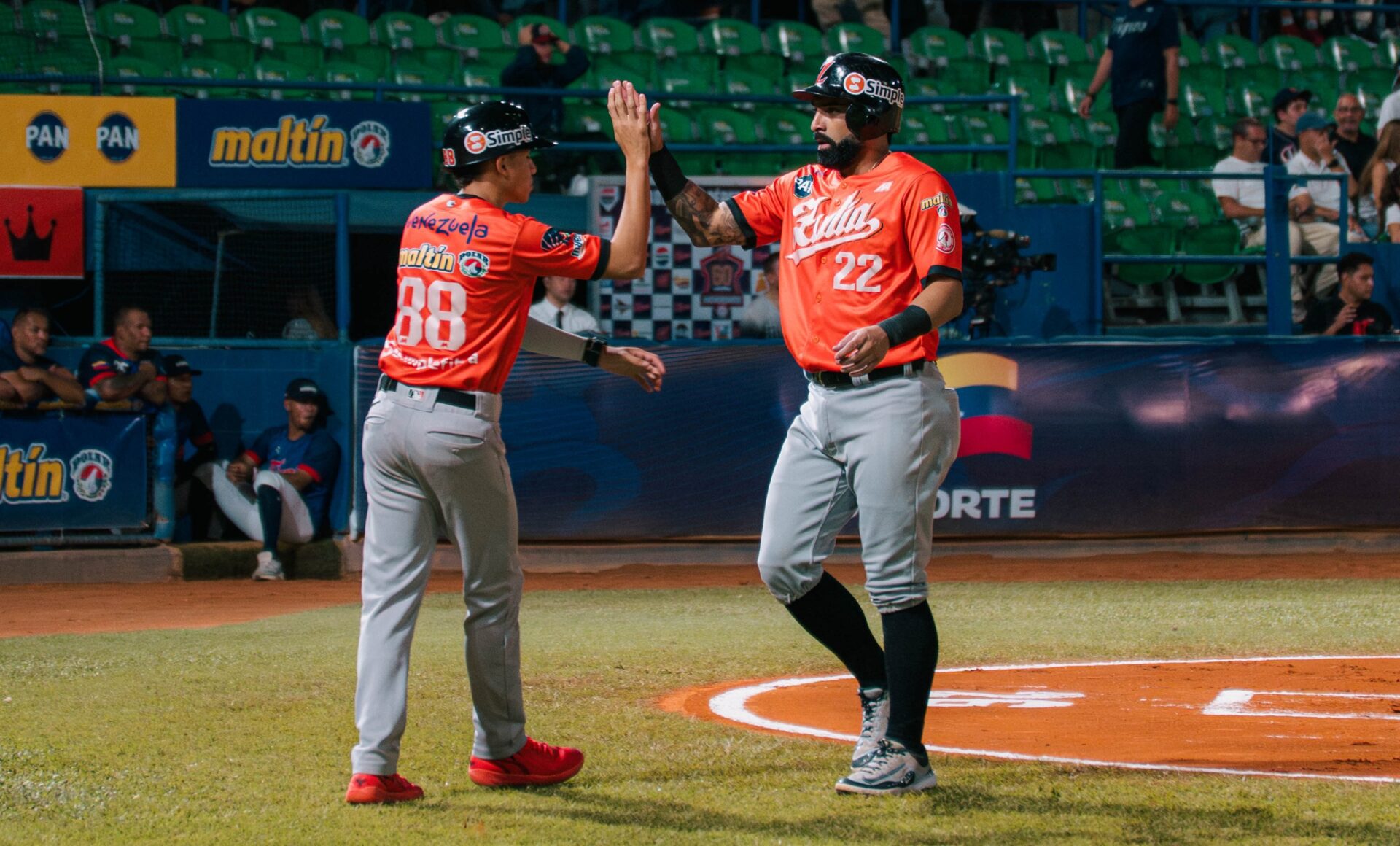 Águilas del Zulia venció 6-3 a Cardenales de Lara en Barquisimeto, cerrando la semana en el segundo lugar.