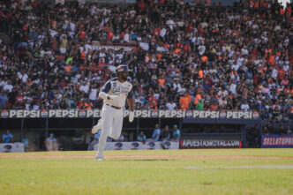 Águilas del Zulia cayó 13-7 ante Bravos de Margarita en el Juego de la Chinita 2025 en Maracaibo.