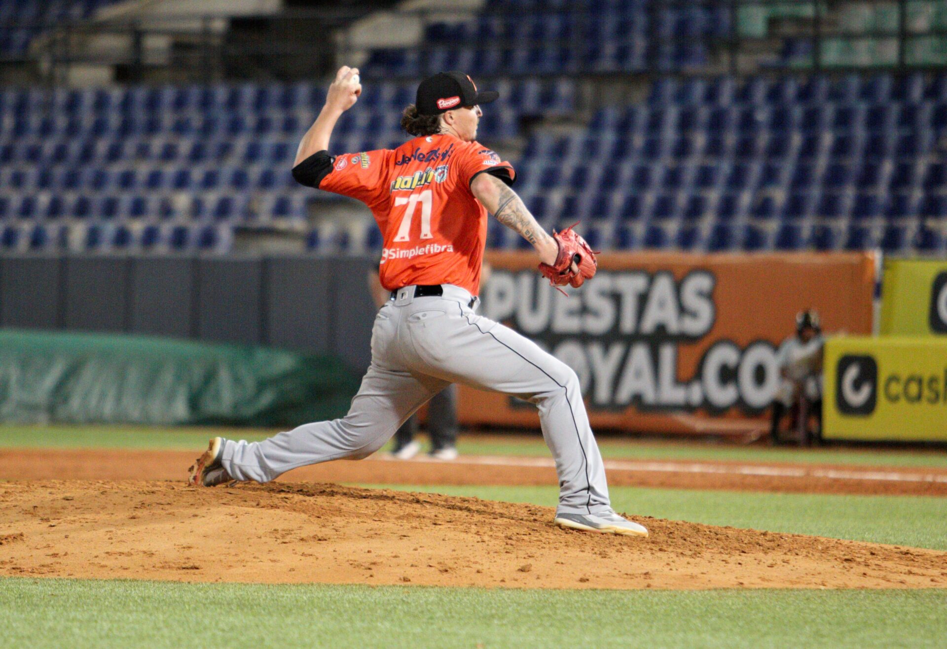 Águilas del Zulia celebra su triunfo 4-2 ante Bravos de Margarita en el estadio Nueva Esparta.