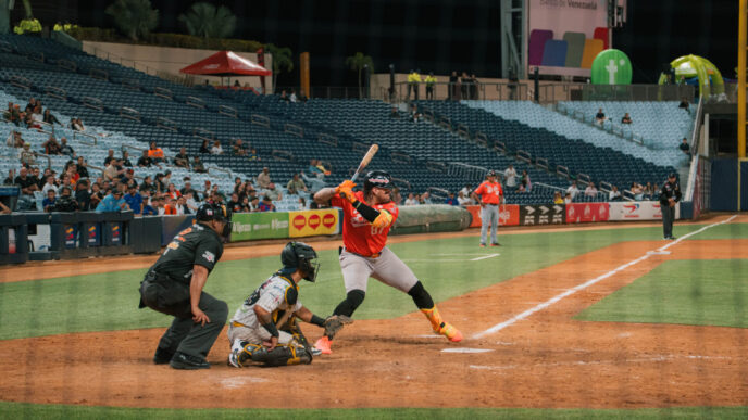 Águilas del Zulia cayó 6-4 ante Leones del Caracas en el estadio Monumental Simón Bolívar.