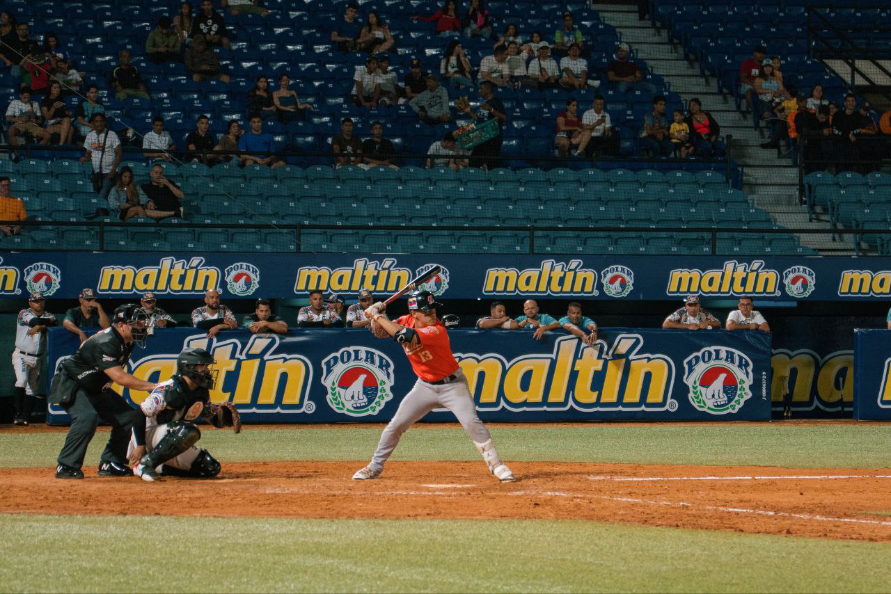 Eduardo Torrealba conectó dos triples e impulsó dos carreras en la barrida ante Bravos.