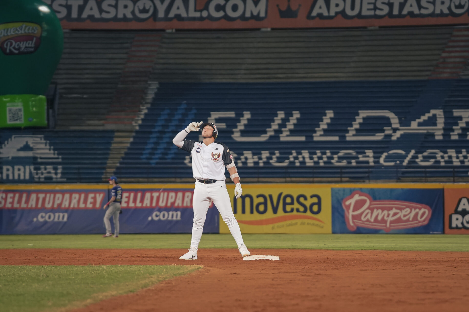 Gabriel Martínez conectó doble para empatar el juego ante Tiburones en el noveno inning.