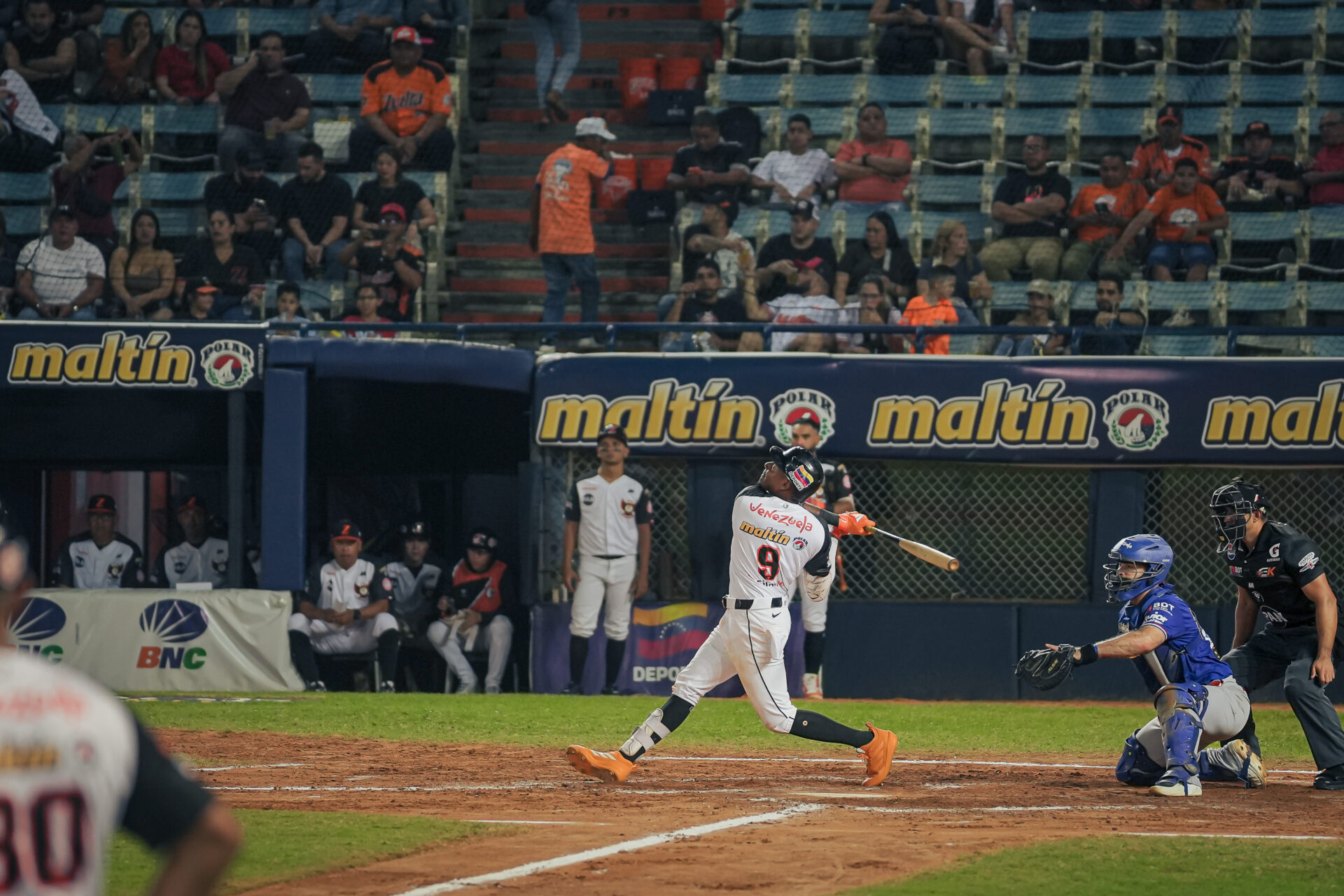 Jaison Chourio conectó jonrón de dos carreras ante Tiburones de La Guaira.