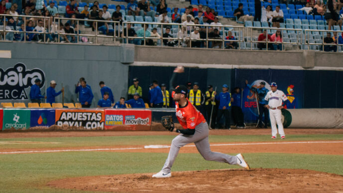Águilas del Zulia venció 8-4 a Tiburones de La Guaira en Macuto, rompiendo una racha de siete derrotas consecutivas.