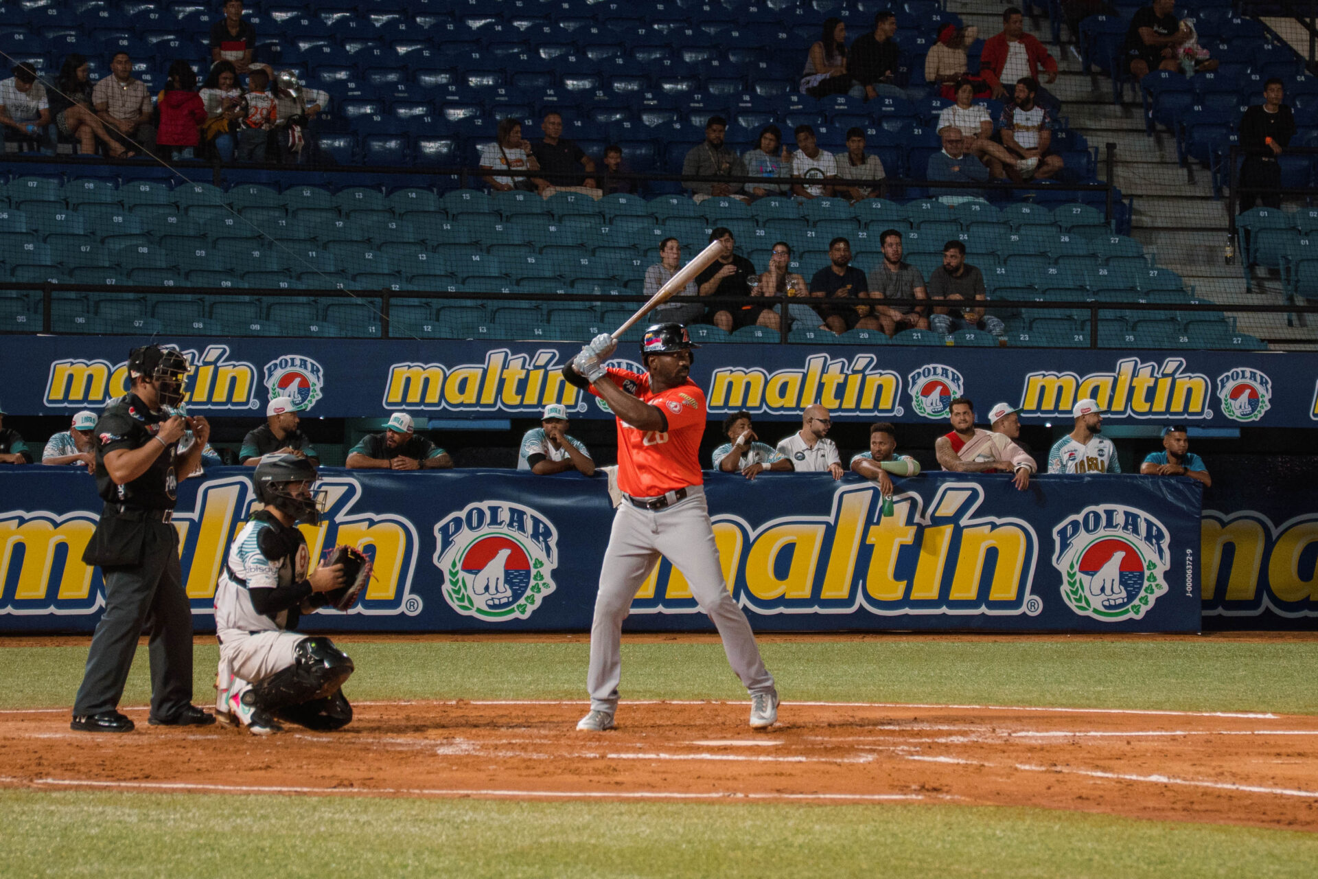 José Pirela conectó jonrón de tres carreras ante Bravos de Margarita.