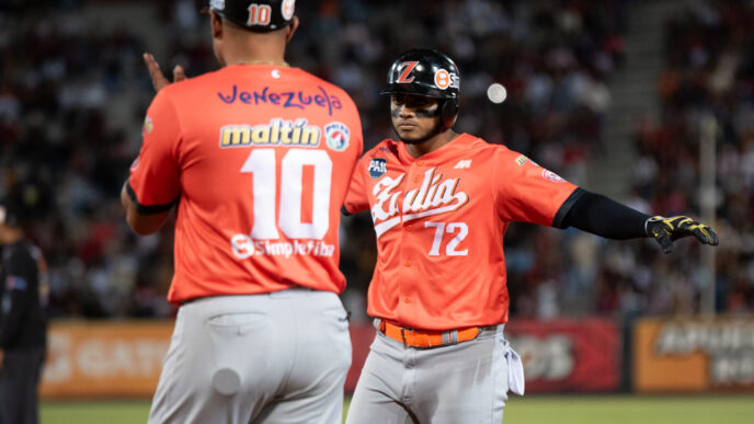 Águilas del Zulia remonta ante Cardenales en Barquisimeto