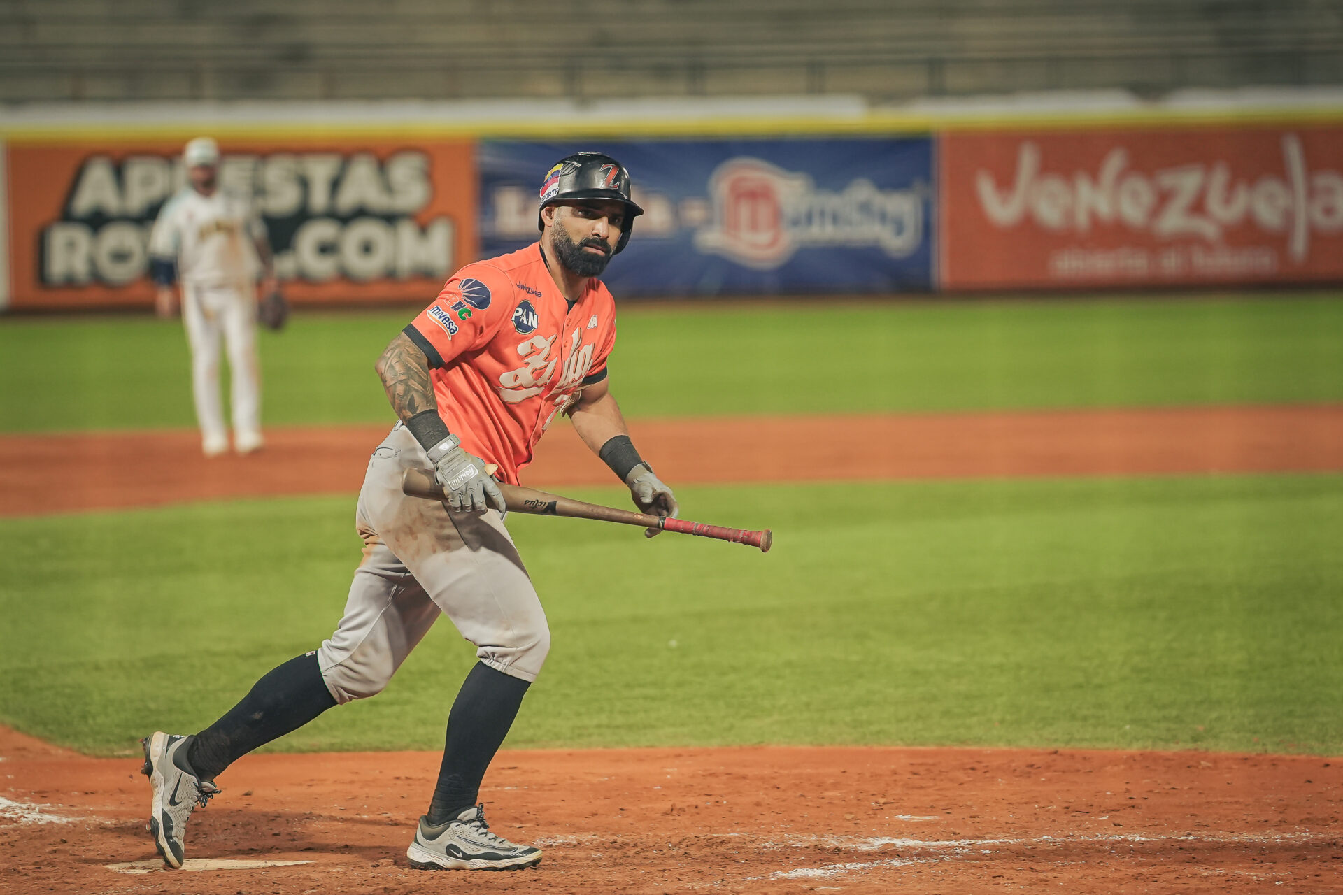 Águilas vence a Bravos en Porlamar