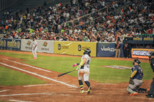 Jonrón de Andrés Chaparro con Águilas del Zulia