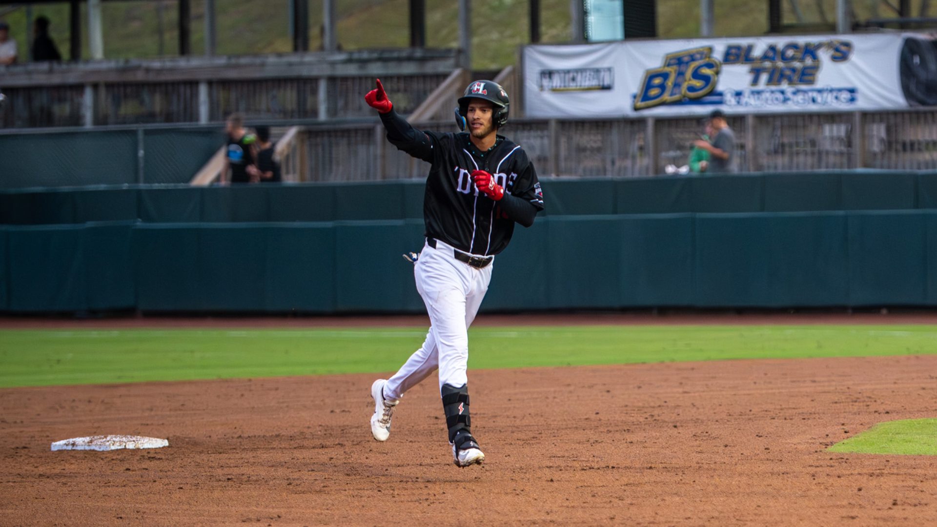 Hector Osorio ligó 9 hits por segunda semana consecutiva