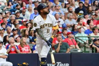 Jackson Chourio jardinero de las Aguilas del Zulia con Cerveceros de Milwaukee en MLB