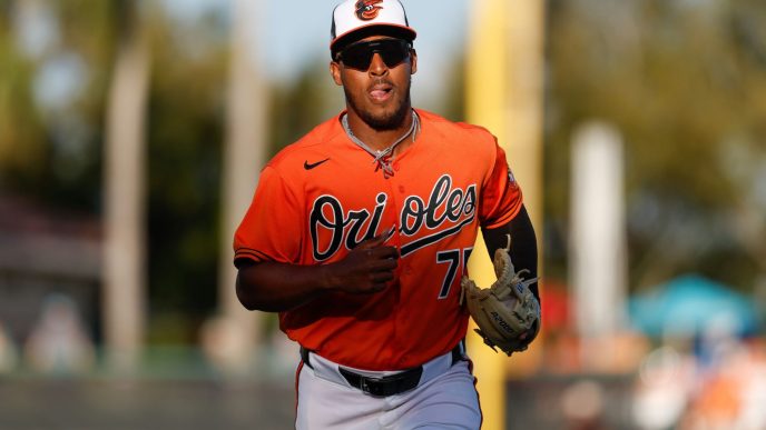 Aron Estrada prospecto de las Aguilas del Zulia con Chesapeake Baysox en Doble A