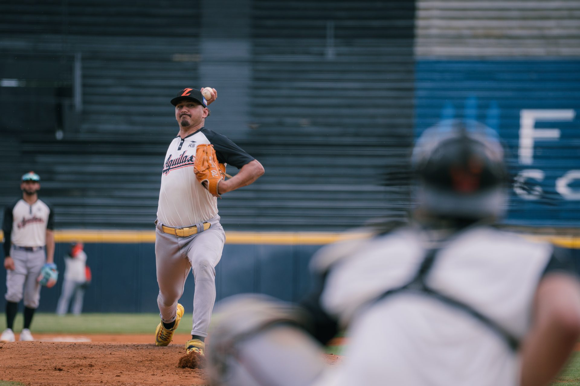 Henry Centeno durante el segundo juego interescuadras de Águilas del Zulia